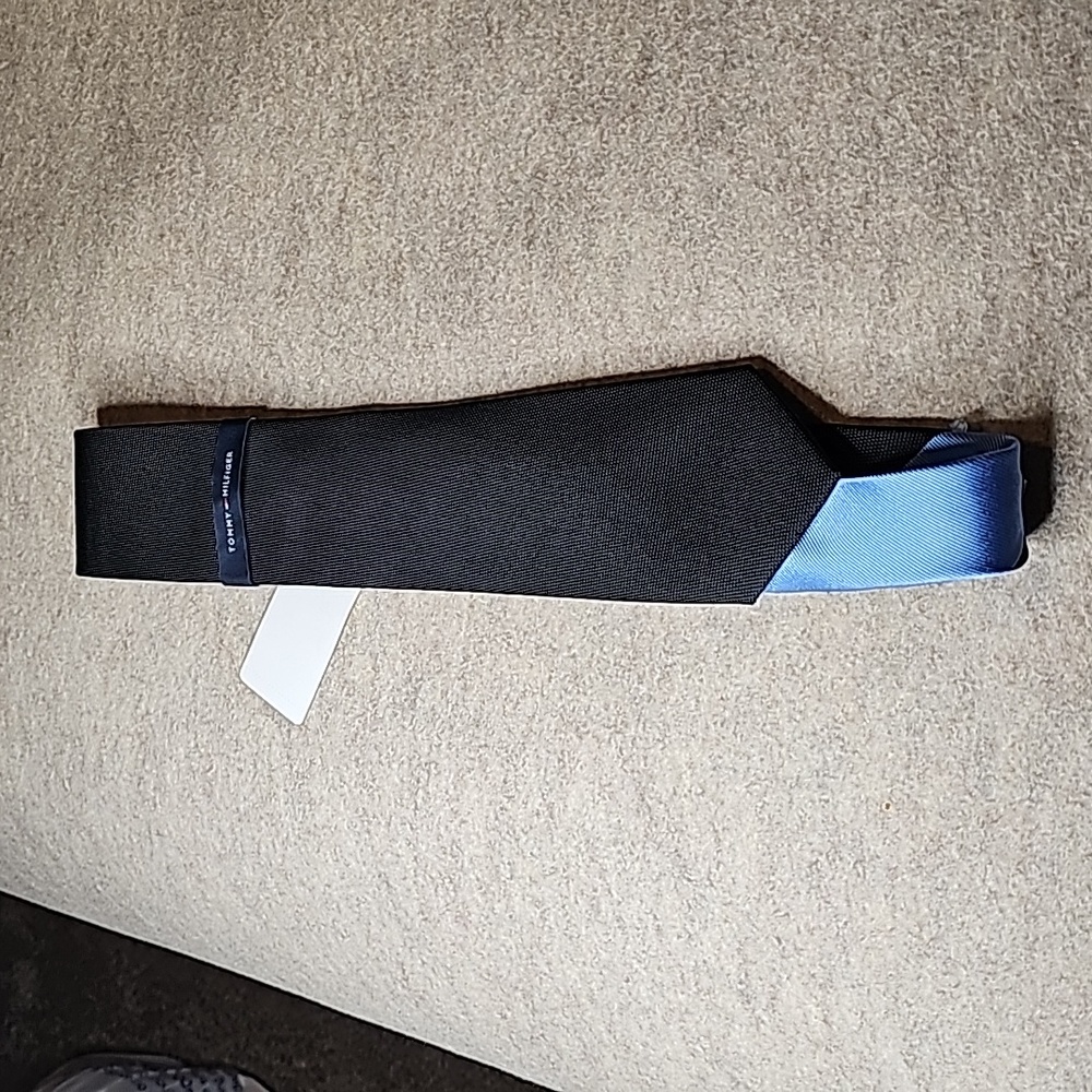 NWT Tommy Hilfiger Necktie 100% Silk Black & Lt Blue Core Oxford Solid